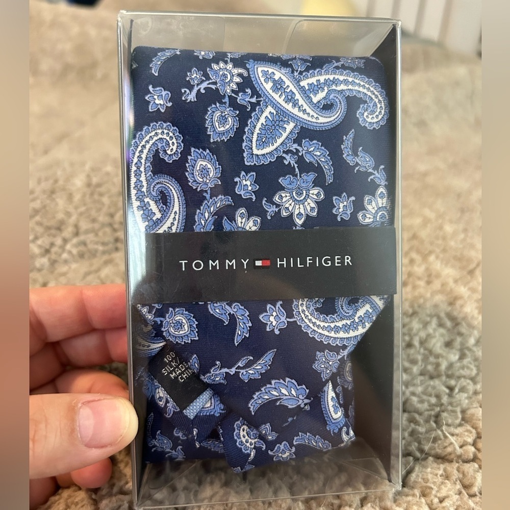 NWT Tommy Hilfiger Tie